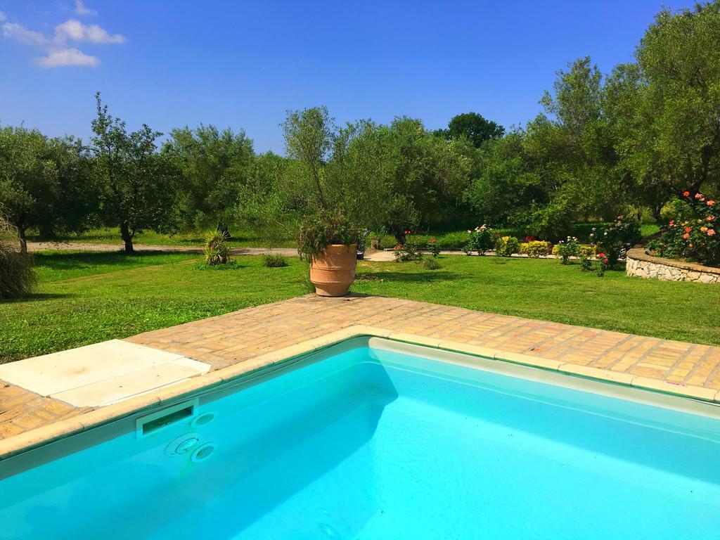 Villa Kleopatra Poulades Luaran gambar